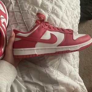 womens dunk low ‘archeo pink’